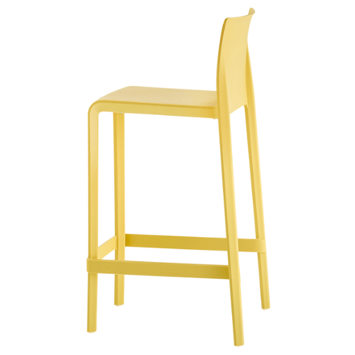 Side view of the Volt 677 in sunny yellow. Compact silhouette with slightly curved back and rectangular seat. Made of easy-care plastic.