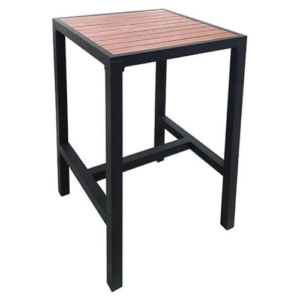 Vierkante horeca bartafel met lattenstructuur in bruine houtlook. Het robuuste onderstel in antraciet aluminium zorgt voor een strakke en stabiele uitstraling op elk horeca terras. Outdoor horeca groothandel meubilair van hoge kwaliteit.